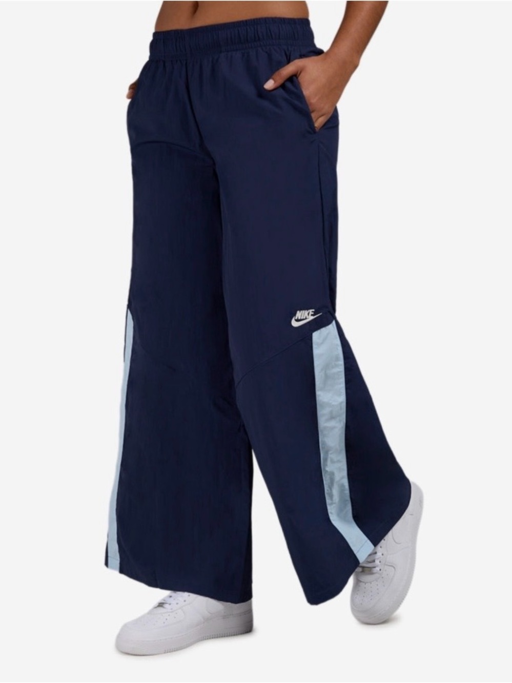 ✔️NWT✔️ NIKE Sportswear Wide Leg Woven Pants